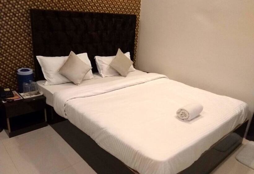 اتاق لوکس, The Jk Hotel   Opp Railway Station