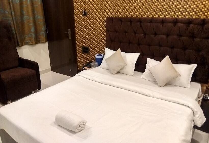 اتاق لوکس, The Jk Hotel   Opp Railway Station