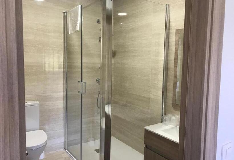 غرفة ديلوكس ثلاثية, Pensión Che