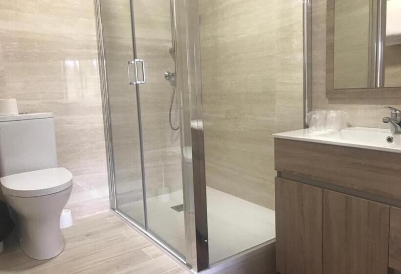 غرفة ديلوكس ثلاثية, Pensión Che