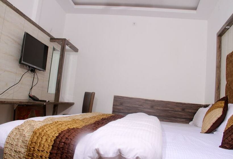 디럭스 룸, New Frontier