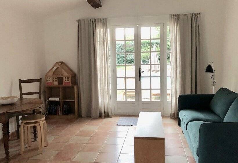 プールビュースタンダードステューディオ, Ferme Le Pavillon