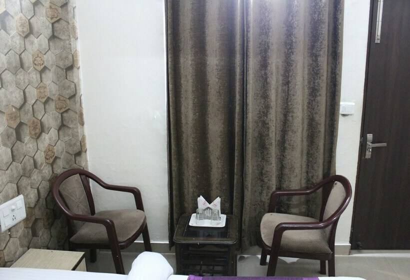 غرفة ديلوكس, Panash