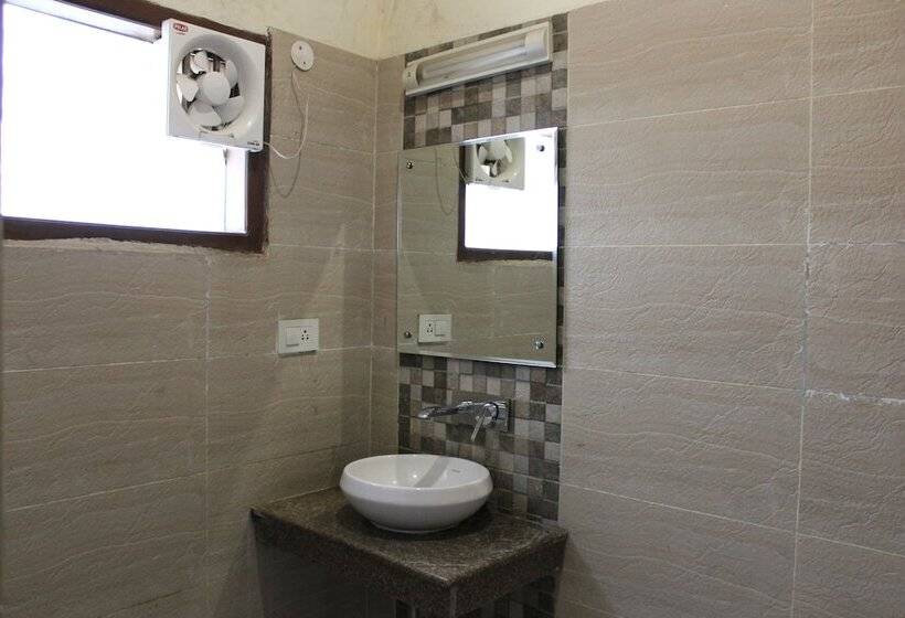 غرفة ديلوكس, Panash