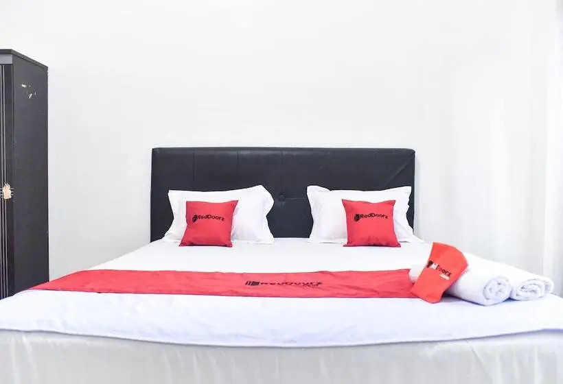 اتاق استاندارد, Reddoorz Near Sultan Hasanuddin Airport 2