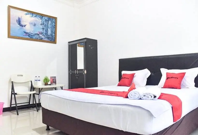 اتاق استاندارد, Reddoorz Near Sultan Hasanuddin Airport 2