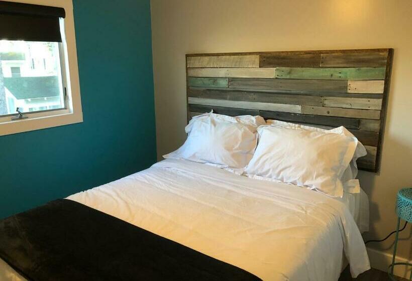 דירת שני חדרים, Alexander's Landing