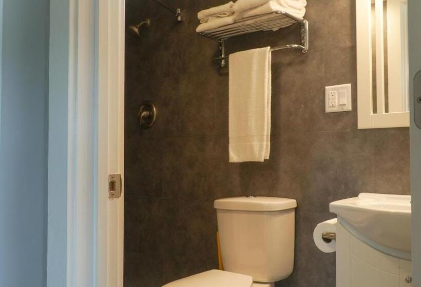 דירת שני חדרים, Alexander's Landing