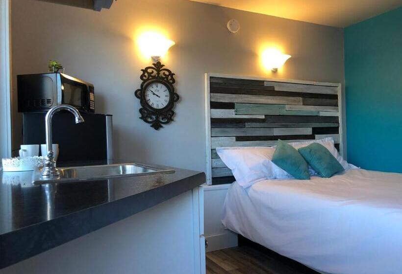 סטודיו דלוקס, Alexander's Landing