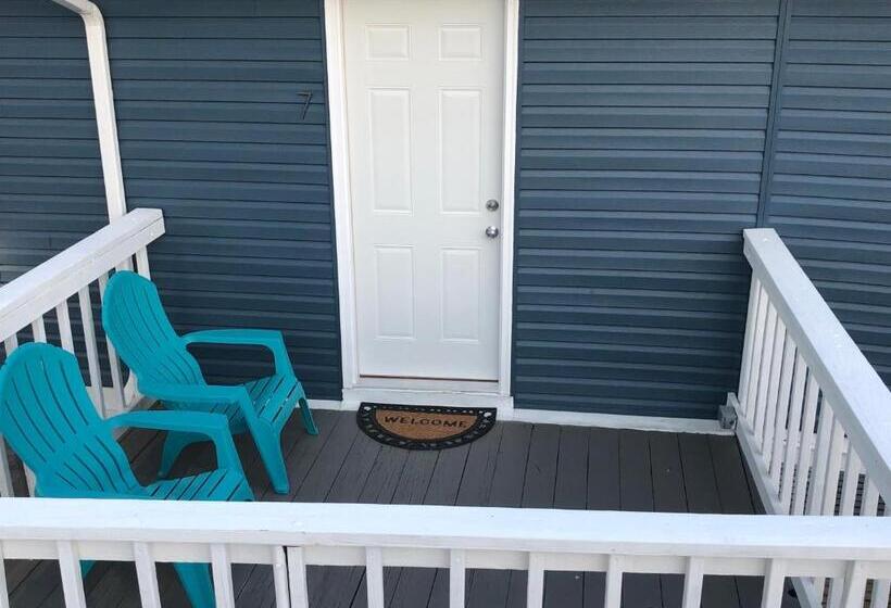 סוויטה משפחתית, Alexander's Landing