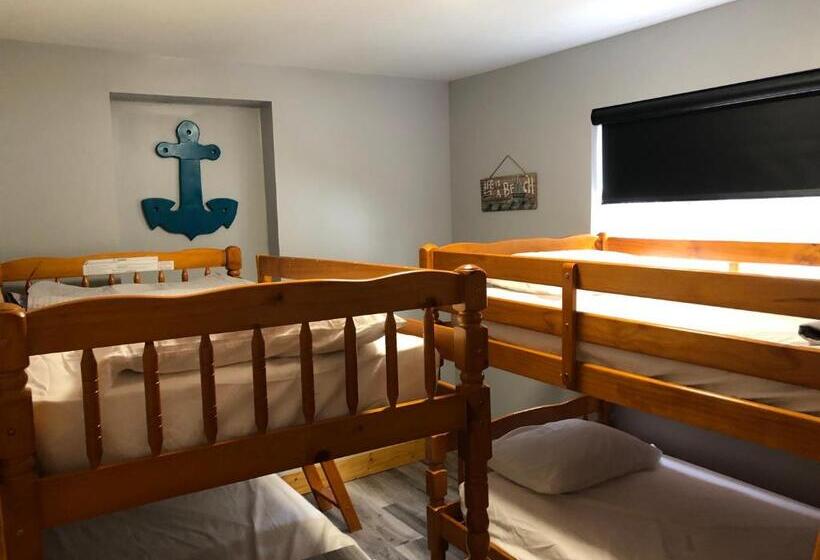 Suite with lake view, Alexander's Landing