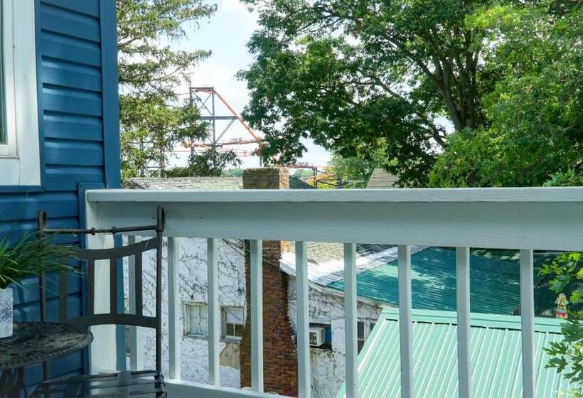 סוויטה נשיאותית, Alexander's Landing