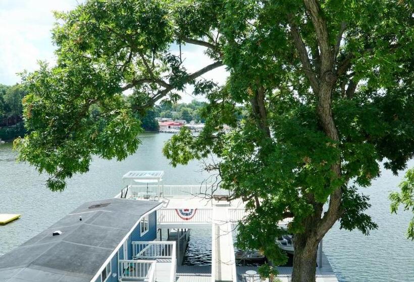 סוויטה נשיאותית, Alexander's Landing