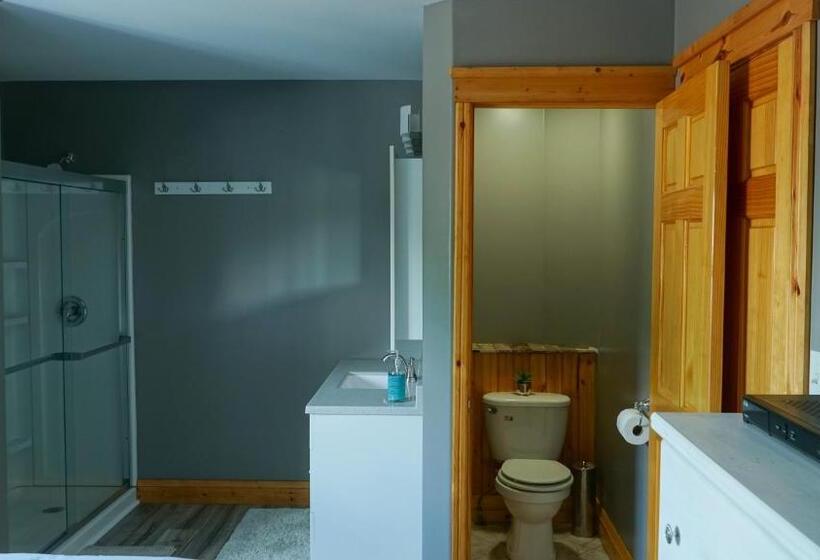 סוויטה נשיאותית, Alexander's Landing