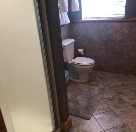 סוויטה נשיאותית, Alexander's Landing