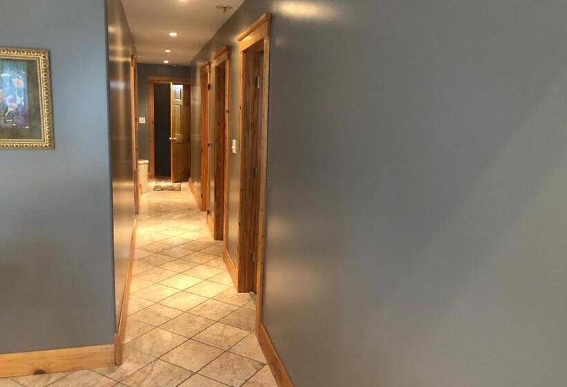 סוויטה נשיאותית, Alexander's Landing