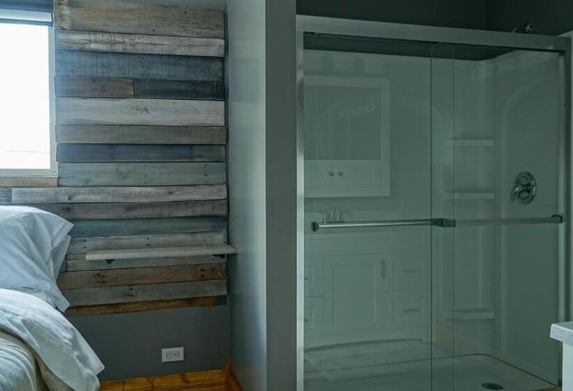 סוויטה נשיאותית, Alexander's Landing