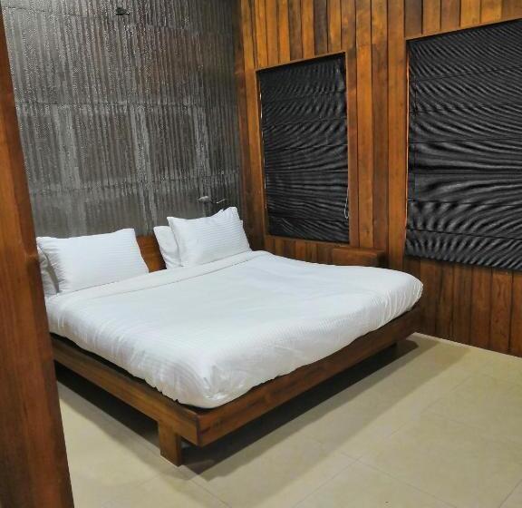 بنجلو قياسى غرفتين نوم, Rainforest Resort