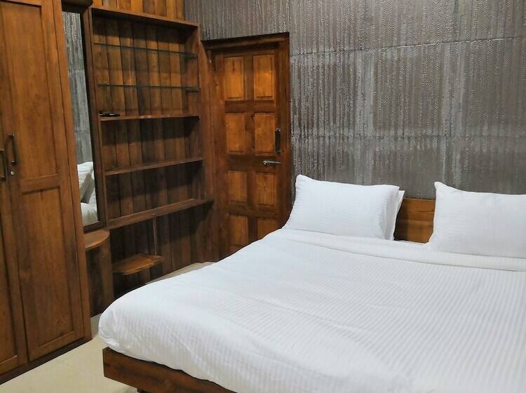 بنجلو قياسى غرفتين نوم, Rainforest Resort