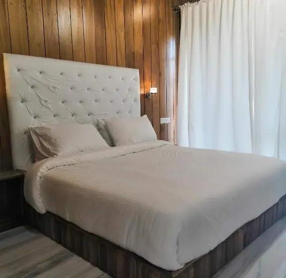 اتاق لوکس, Rainforest Resort