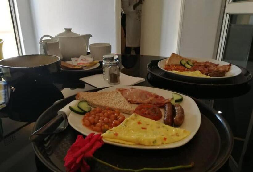 اتاق لوکس با تخت بزرگ, Double L Guest Lodge Palapye