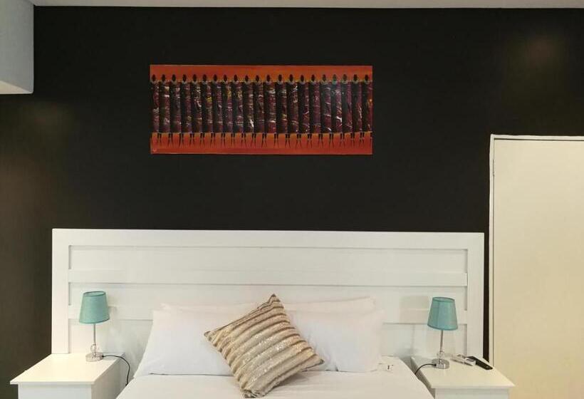 اتاق لوکس با تخت بزرگ, Double L Guest Lodge Palapye