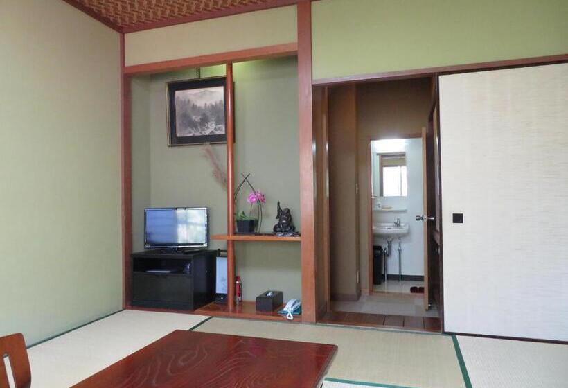 Номер Стандарт Вид на Горы, Hakone Miyanoshita Myojokan