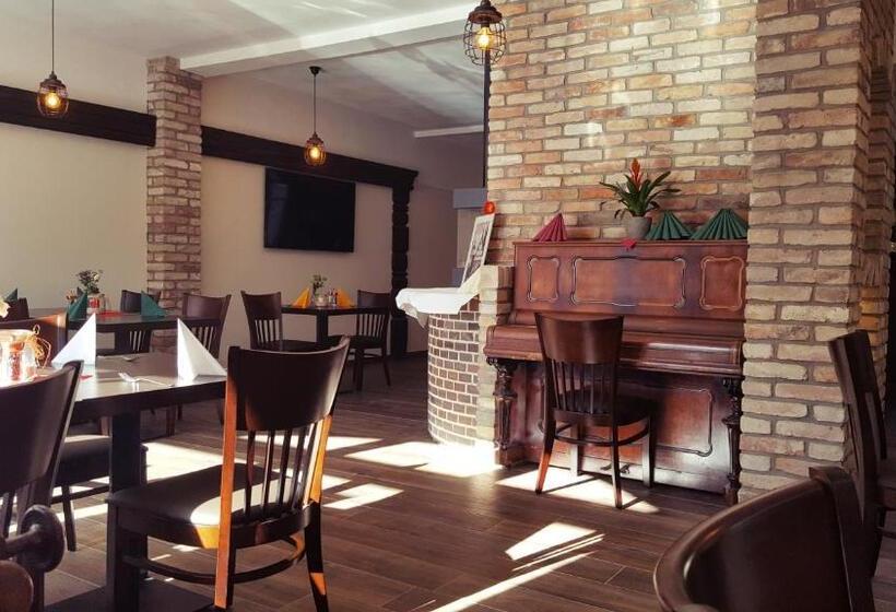 חדר משפחתי, Turmklause