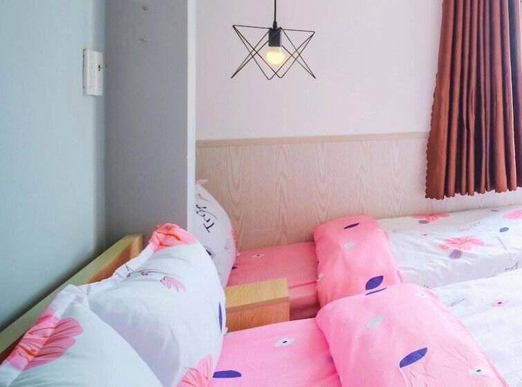 آپارتمان 3 خوابه, Dreamy Sky  Airport View Boutique