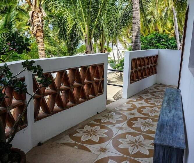 تختخواب در اتاق مشترک, Nomad Beach House   Hostel