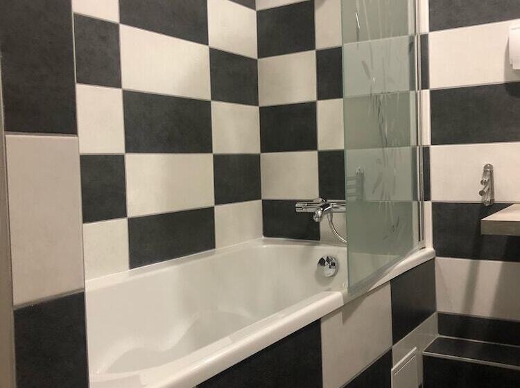 חדר דלוקס, L Ange De La Vallee