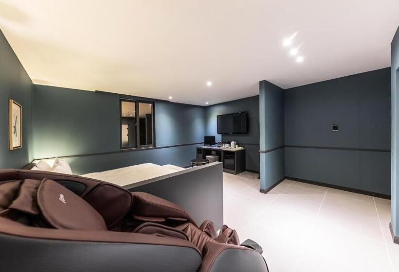 스위트, Brown Dot Hotel Seong Seo