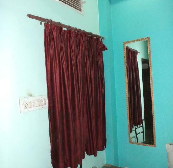 חדר אקונומי יחיד, Budget Accommodation Near Station Road