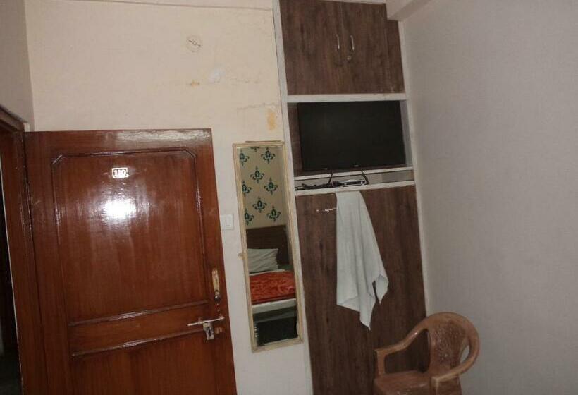 单人经济间, Budget Accommodation Near Station Road