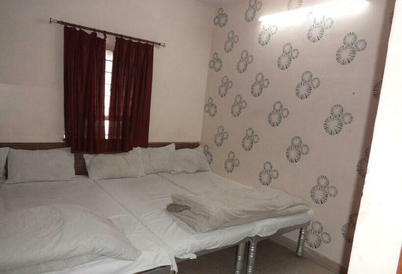 单人经济间, Budget Accommodation Near Station Road