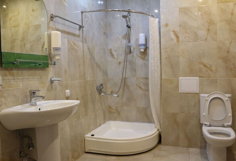 베이직 4인 룸, Vanatun Monastery Stay