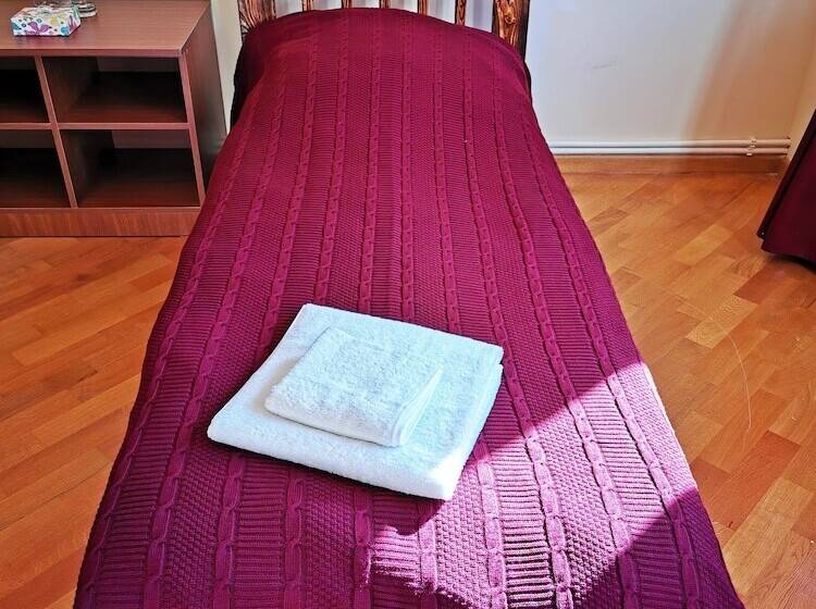 베이직 4인 룸, Vanatun Monastery Stay