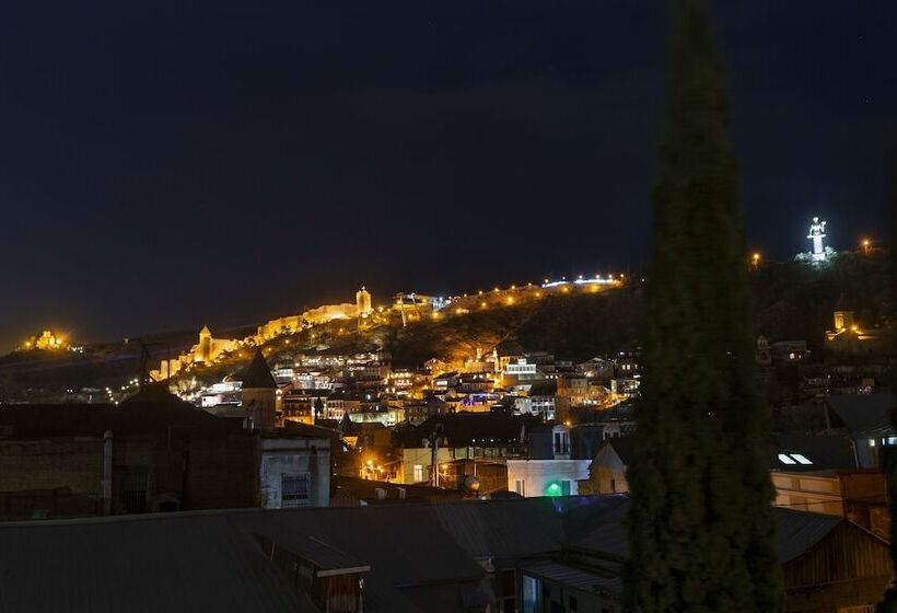 اتاق سوپریور, Zeg