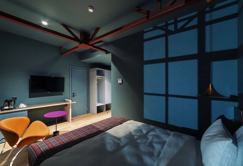 اتاق خانوادگی, Zeg