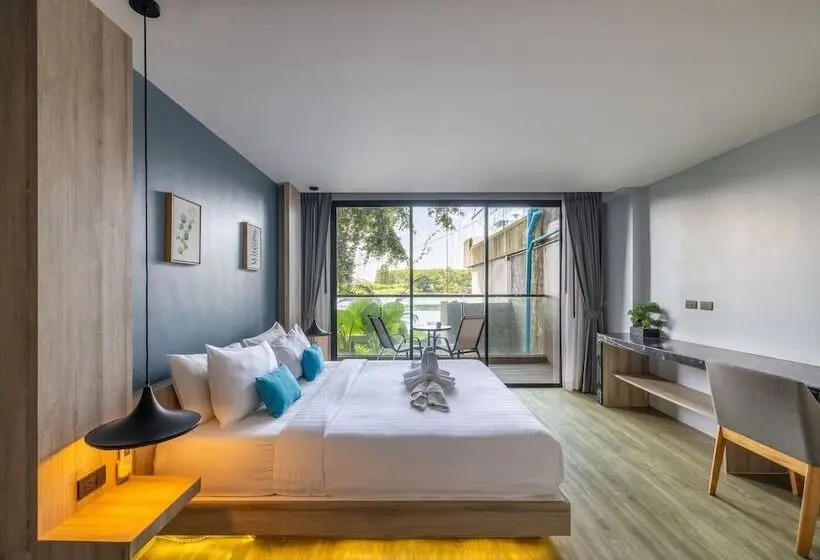 Familjesvit, Antiya Hotel Phuket