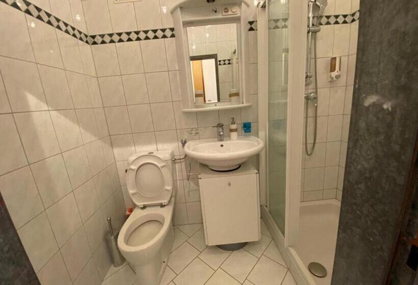 １ベッドルームペントハウスアパート, Keutschacherhof