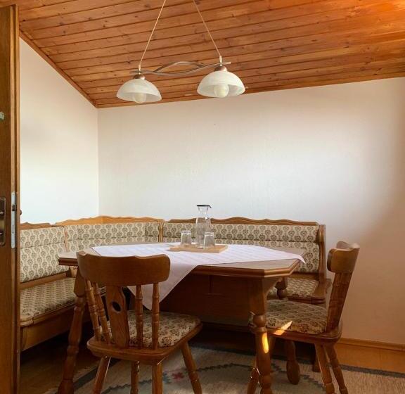 １ベッドルームペントハウスアパート, Keutschacherhof