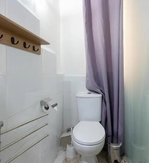 اتاق استاندارد, Tarona Guesthouse