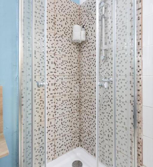 اتاق استاندارد, Tarona Guesthouse