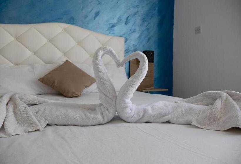 اتاق سوپریور, Tarona Guesthouse