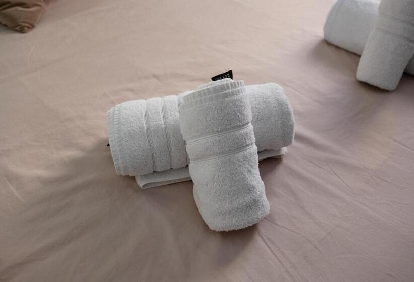 اتاق سوپریور, Tarona Guesthouse