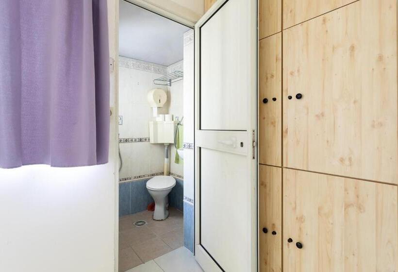 اتاق خانوادگی, Tarona Guesthouse