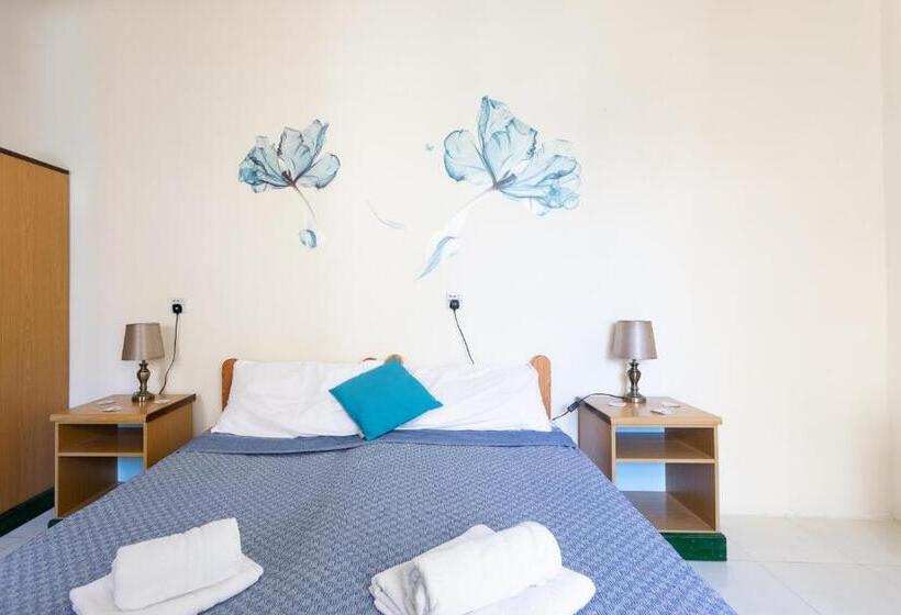 اتاق خانوادگی, Tarona Guesthouse