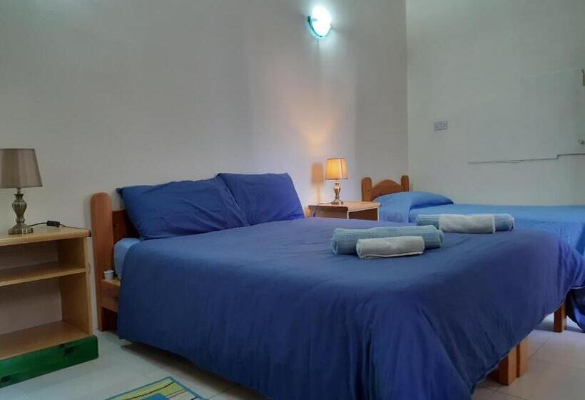 اتاق خانوادگی, Tarona Guesthouse