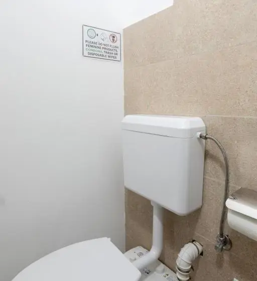 اتاق استاندارد یک نفره, Tarona Guesthouse